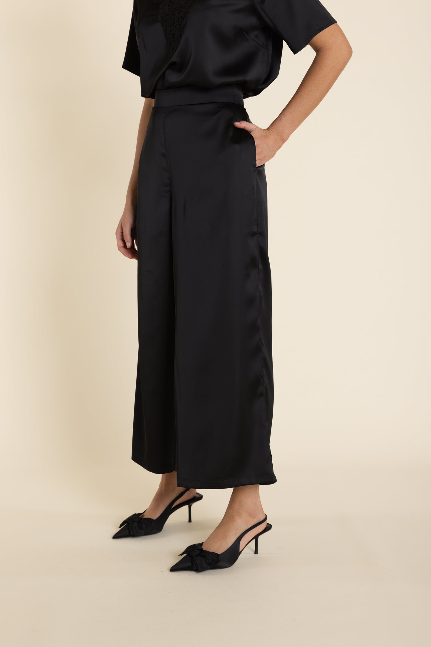 Two T's Satin Wide Leg Pant - Black